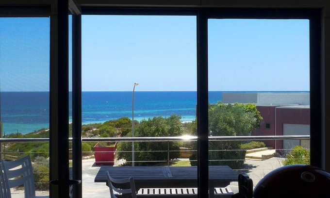 Peppermint Grove Beach House | Close to the beach, close to perfect.