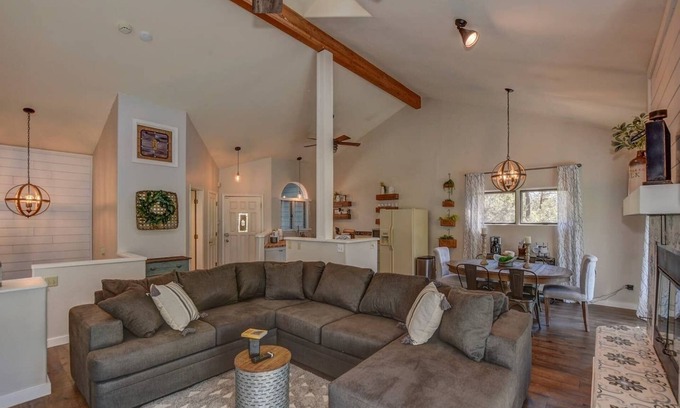 Timber Ridge House | Close to Prescott Square,2 Pools,Playground,Tennis,Pickle Ball,Trails,Wildlife