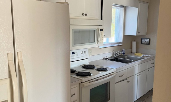 Dunnellon Villa | Close to Rainbow River, one bedroom on golf course