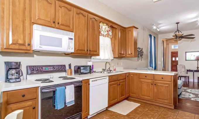 Columbus House | Closest Historic BnB to Ft Moore-Americana Cottage