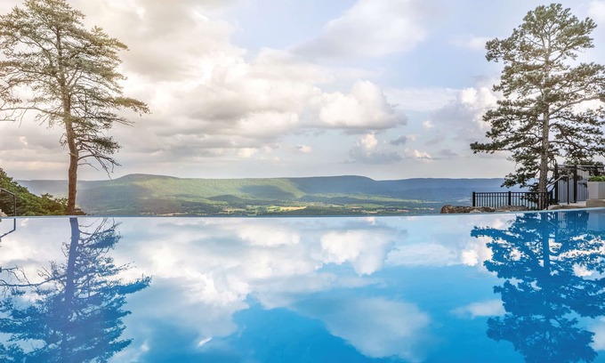 Rising Fawn Resort | Cloudland at McLemore Resort Lookout Mountain, Curio by Hilton