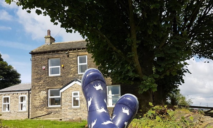 Ogden House | Clough House, a beautiful, spacious, comfortable Cottage with a spectacular view