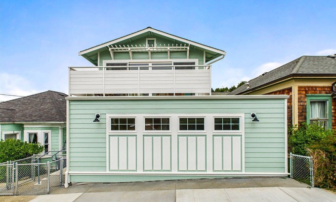 Arcata House | Coach House with Loft