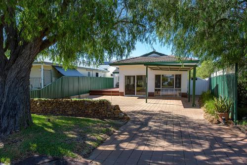 Geographe House | Coast Haven Busselton Bright, Retreat Near Beach