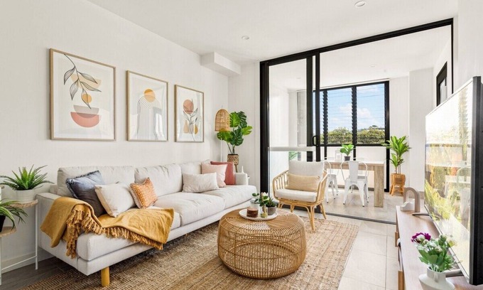 Dee Why Apartment | Coastal 2-Bed Apartment near Beach