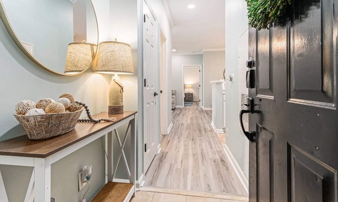 Seaside Farms Apartment | Coastal Calm Retreat: 2br/2ba Mount Pleasant Condo