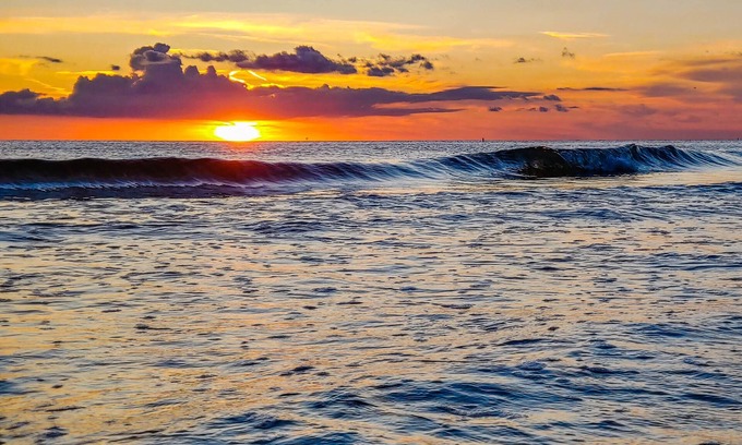 Ilexhurst House | Coastal Calm Steps from the Beach
