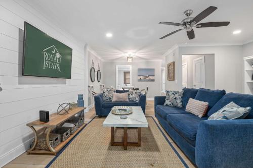 Old Village House | Coastal Casa 5 mins to Beach Old Village