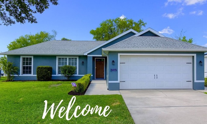 Spring Hill House | Coastal Comfort in Spring Hill.Relax and Recharge Near the Coast