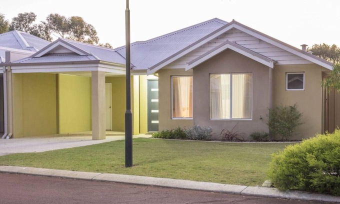 Broadwater Cottage | Coastal Cottage - 2BR/2BA at Cape View Resort