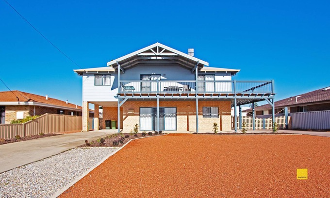 Jurien Bay House | Coastal Dayz: 4 BR, 2 BA House in Jurien Bay, Sleeps 8