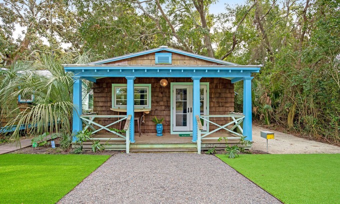 Folly Beach Cottage | Coastal dog-friendly retreat near the beach with yard access and WiFi