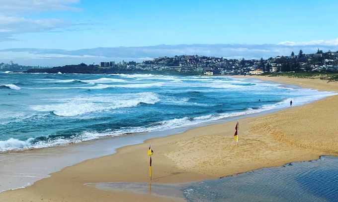 Sydney House | Coastal family home with pool and views