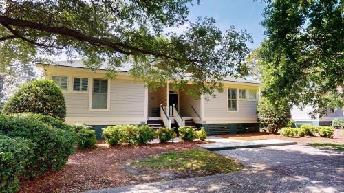 Litchfield by the Sea Villa | Coastal Haven 2BR 2BA Lakeside Escape Resort Perks