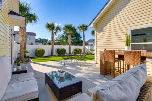 Bluffton House | Coastal Home with Yard Less Than 1 Mi to Old Town Bluffton!