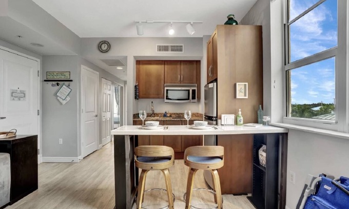 Boynton Beach Condo | Coastal Key Suite - Casa Costa 406N, Pools, Jacuzzi, Beach & Dog Friendly