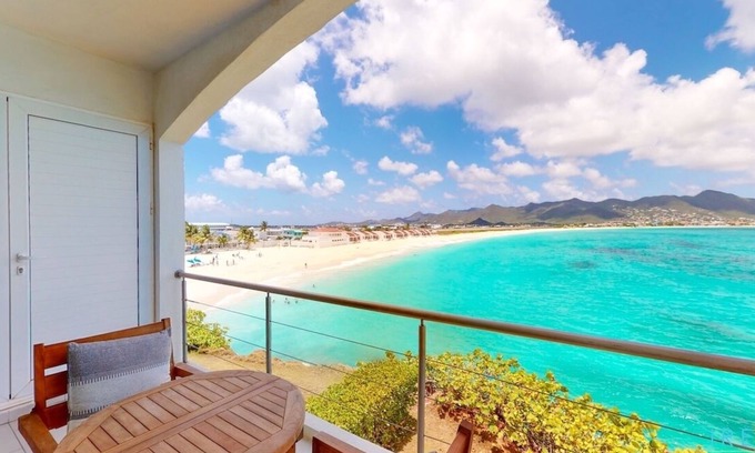 Beacon Hill Condo | ☀️🏖️Coastal Oasis - Spacious Studio Overlooking Simpson Bay Beach