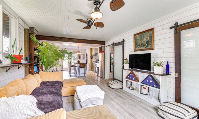 Topsail Beach Apartment | Coastal Oasis w/Hot Tub: Walk to Beach!