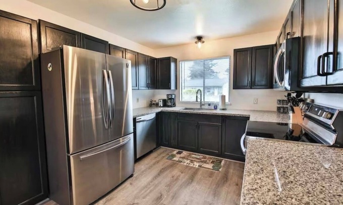 Bertsch-Oceanview House | Coastal & Redwood Bungalow! 1 mile from the ocean, minutes from redwoods!