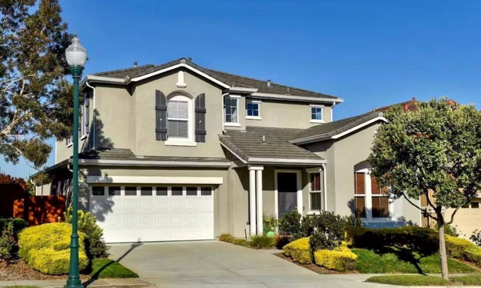 Seaside House | Coastal Retreat 2300 SF+, 60 day minimum stay