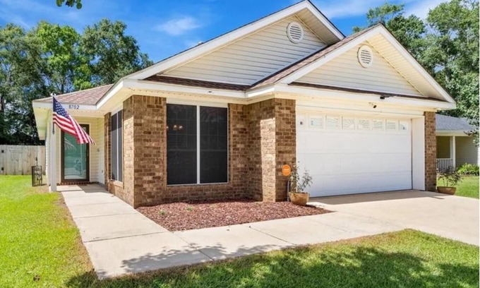 Saint Elmo House | Coastal Stay in Mobile Bay