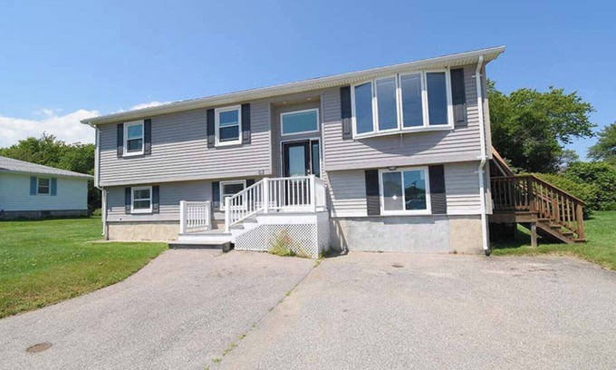 Eastward Look House | Coastal Summer Stay!