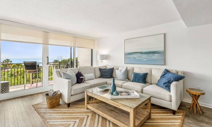 Fernandina Beach Condo | Coastal Vibes and Oceanfront Views