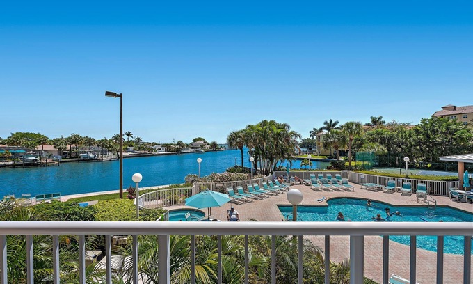St. Pete Beach Condo | Coastal Views | Pool + Perfect Walkable Spot