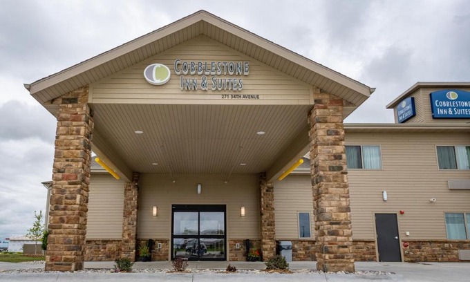 Allendorf Hotel | Cobblestone Hotel & Suites-Sheldon