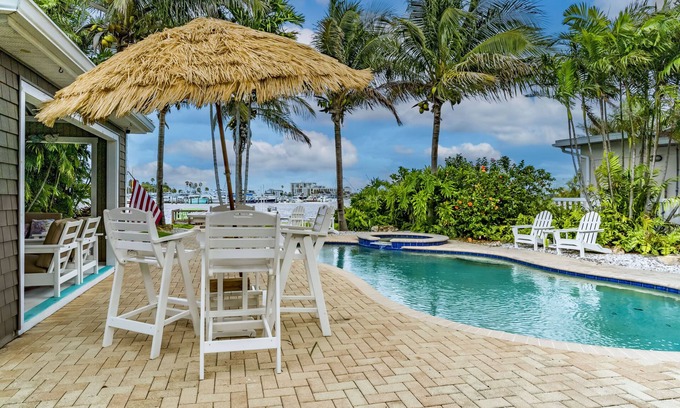 Clearwater Beach Cottage | Coconut Cottage @ Clearwater Beach!