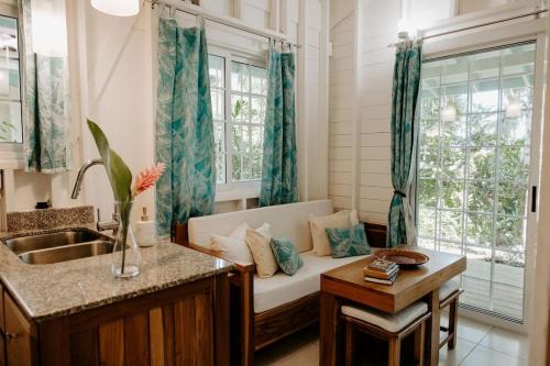 Big Creek Apartment | CoconutTree Bungalow of Villa Paraiso/Beachfront