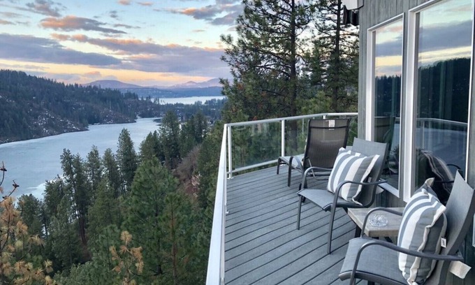 Coeur d'Alene House | Coeur d’Alene Hilltop Home with Amazing Lake Views