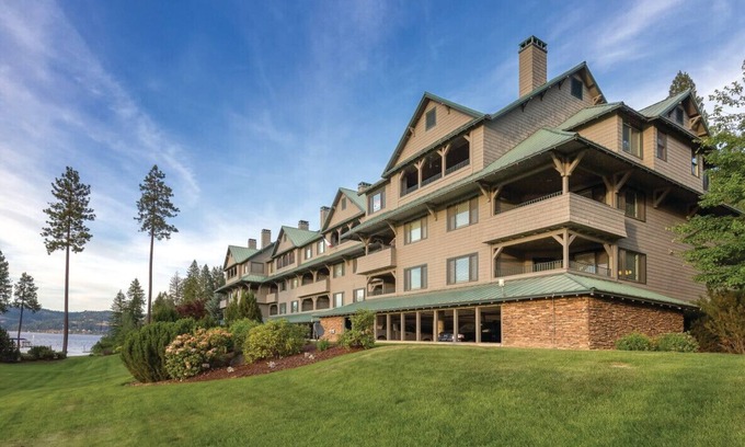 Coeur d'Alene Condo | Coeur d’Alene lake 2BD condo with resort amenities including indoor pool