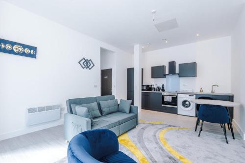 Warrington Apartment | Cohost Partners Cozy Stay Heart of Warrington
