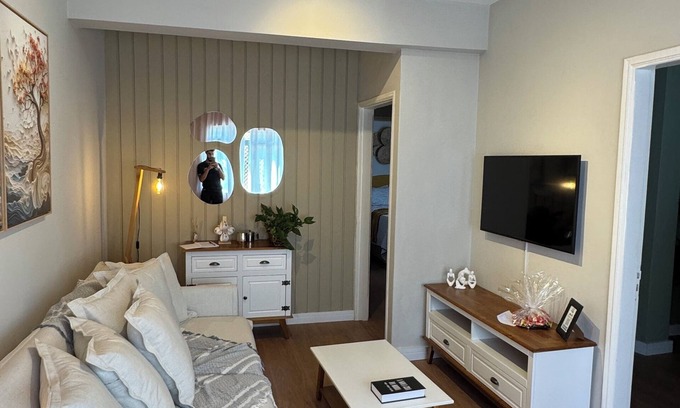 Serra Negra Apartment | Colorful Apartment in the Center of Serra Negra - SP