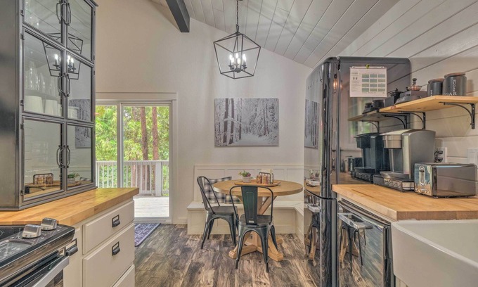 Cold Springs Cottage | Cold Springs Escape: A/c, Hot Tub, Generator, Wifi