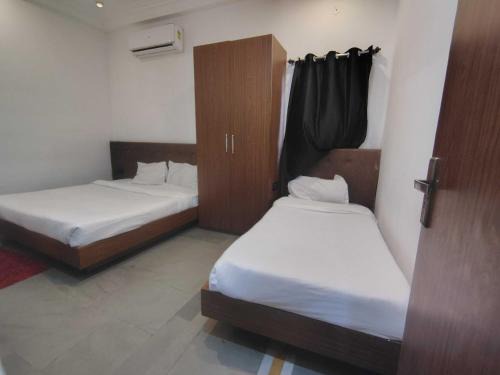 Jhansi Hotel | Collection O Jhansi Railway Station Road Formerly Hotel Gunjan
