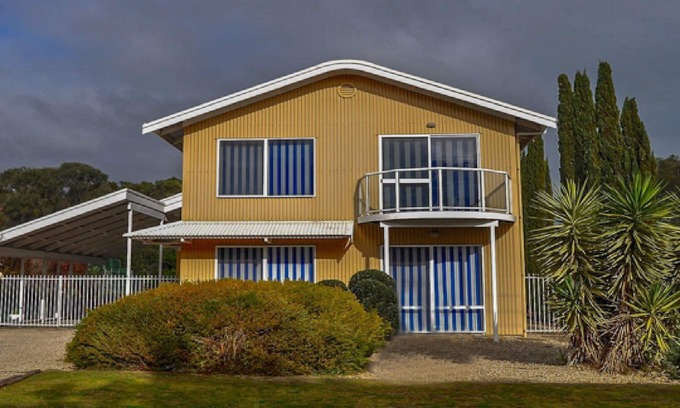 Lake Wangary House | Collett is an Esplanade Property with views towards Dutton Heads and Long Beach