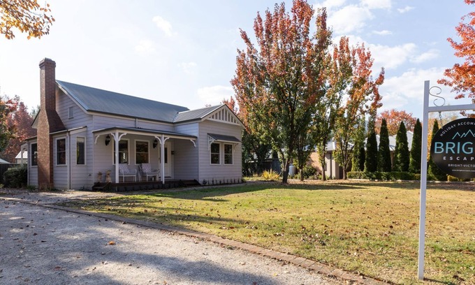 Bright Cottage | Collins Cottage - Luxury Accommodation