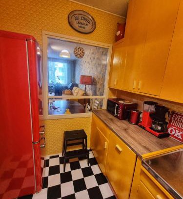 Hyvinkaa Apartment | Color whiskey