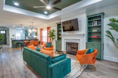 Tallahassee House | Colorful Cozy 3BD Near Football Parks Lake and Airport