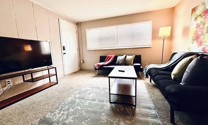 Columbus Apartment | Combined 2 two bedroom unit side by side with easy access to family and friends