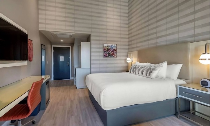 Southeast Torrance Hotel | Come Create Memories w/Fun-filled Adventures at this Paradise! Free Parking!