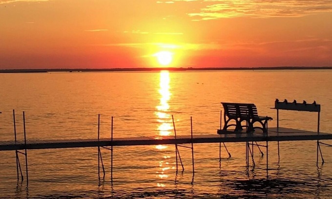 Winneconne House | Come Enjoy the Our Lakeside Getaway!