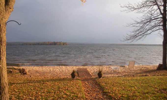 Interlochen House | Come find rest for your weary soul at our spectacular beachfront cottage.