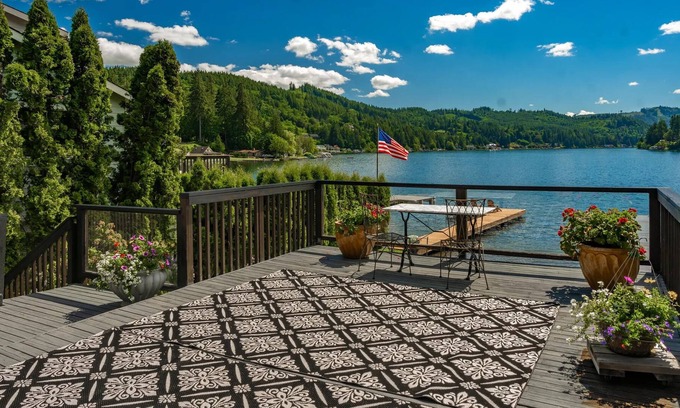 Olympia House | Come HOME to where the Eagles soar!!!