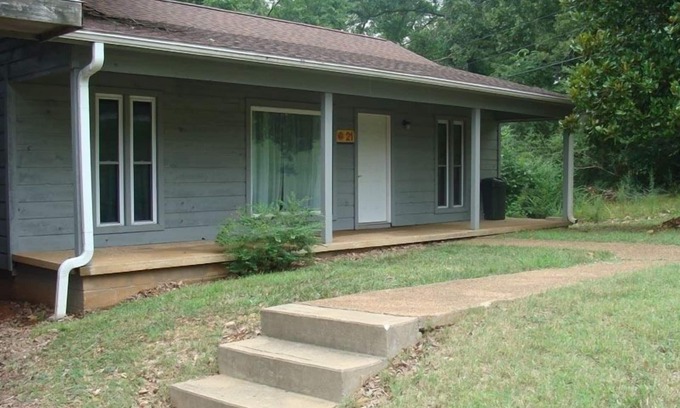 Hardy Cabin | Come, Relax & Enjoy Our Miramichee Cabin 3 Minutes from the Spring River