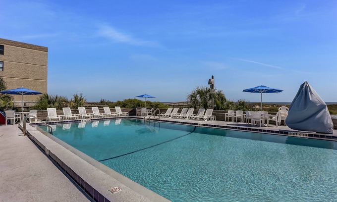 Fernandina Beach Hotel | Come relax in the gentle ocean breeze at the only oceanfront motel on Amelia Island, FL. Our rooms provide a clear view of the ocean, as well as, direct access to the Atlantic Ocean. No streets to cross or cars to dodge, just you, your family, and th