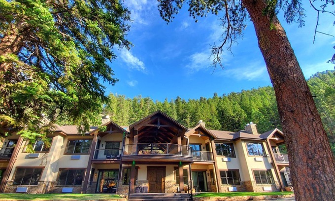 Estes Park Condo | Come stay at the Stream Suites for unbelievable views!