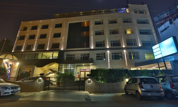 Hazratganj Hotel | Comfort Inn Lucknow